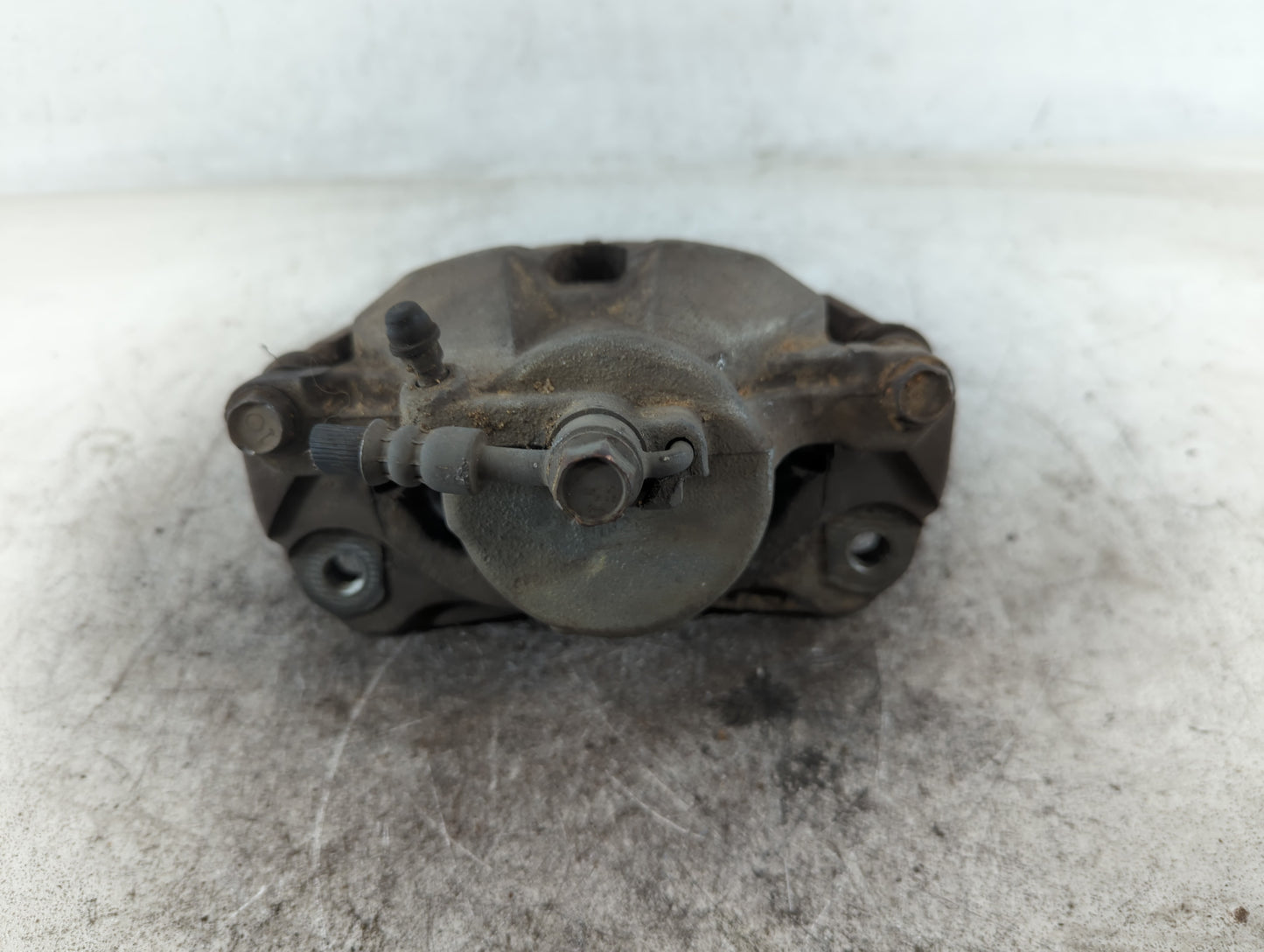 2002-2006 Toyota Camry Front Passenger Right Brake Caliper 699986 - Oemusedautoparts1.com