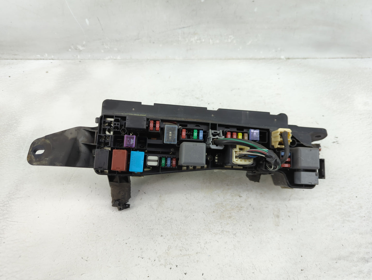 2004-2008 Toyota Corolla Fusebox Fuse Box Panel Relay Module P/N:82662-02110 Fits Fits 2004 2005 2006 2007 2008 OEM Used Aut