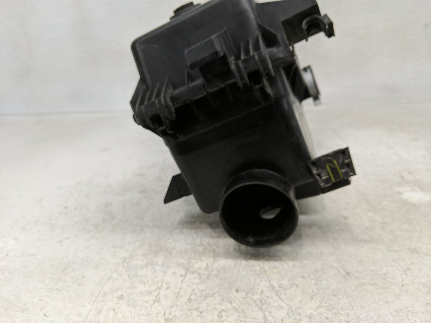 2002-2008 Toyota Corolla Air Cleaner Intake-duct Hose Tube - Oemusedautoparts1.com