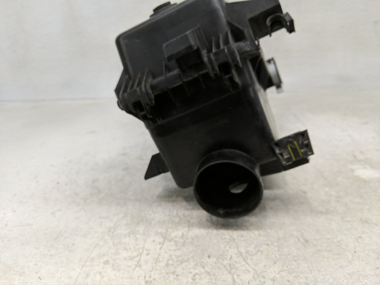 2002-2008 Toyota Corolla Air Cleaner Intake-duct Hose Tube - Oemusedautoparts1.com