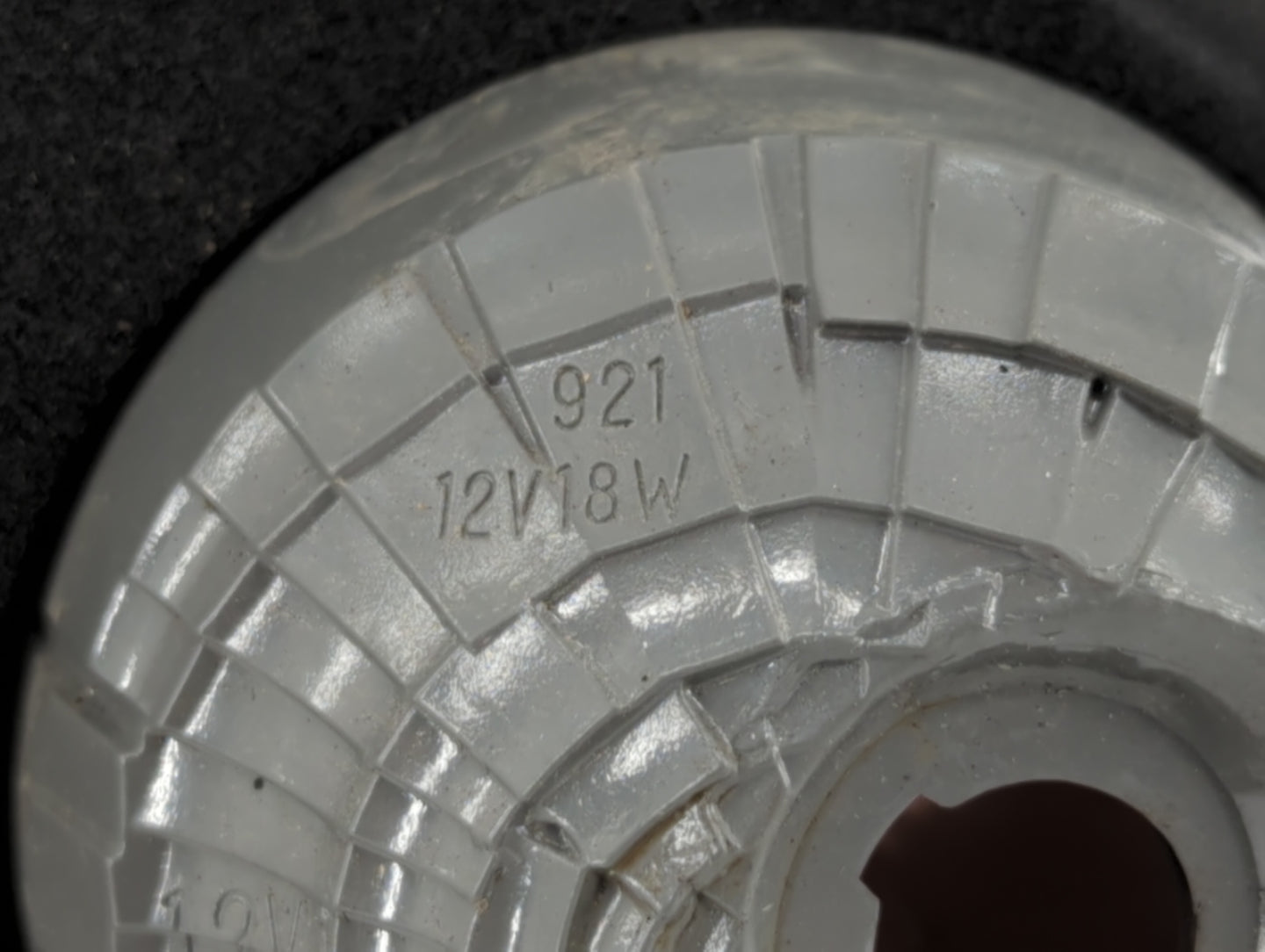 2003-2008 Toyota Corolla Tail Light Assembly Passenger Right OEM P/N:921 12V18W Fits Fits 2003 2004 2005 2006 2007 2008 OEM 