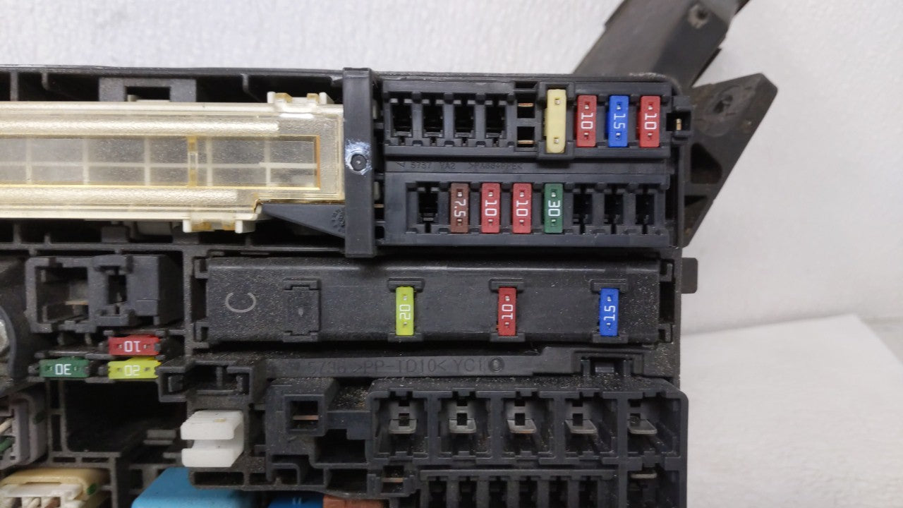 2006 Toyota Corolla Im Fusebox Fuse Box Panel Relay Module P/N:82620-12280 Fits OEM Used Auto Parts - Oemusedautoparts1.com