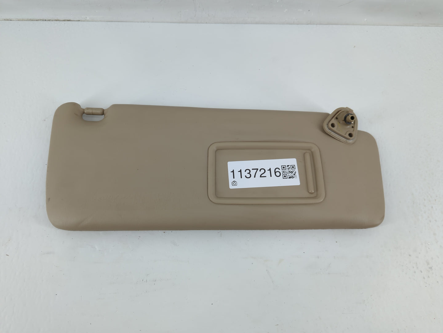 2004-2007 Toyota Highlander Sun Visor Shade Replacement Passenger Right Mirror Fits Fits 2004 2005 2006 2007 OEM Used Auto P