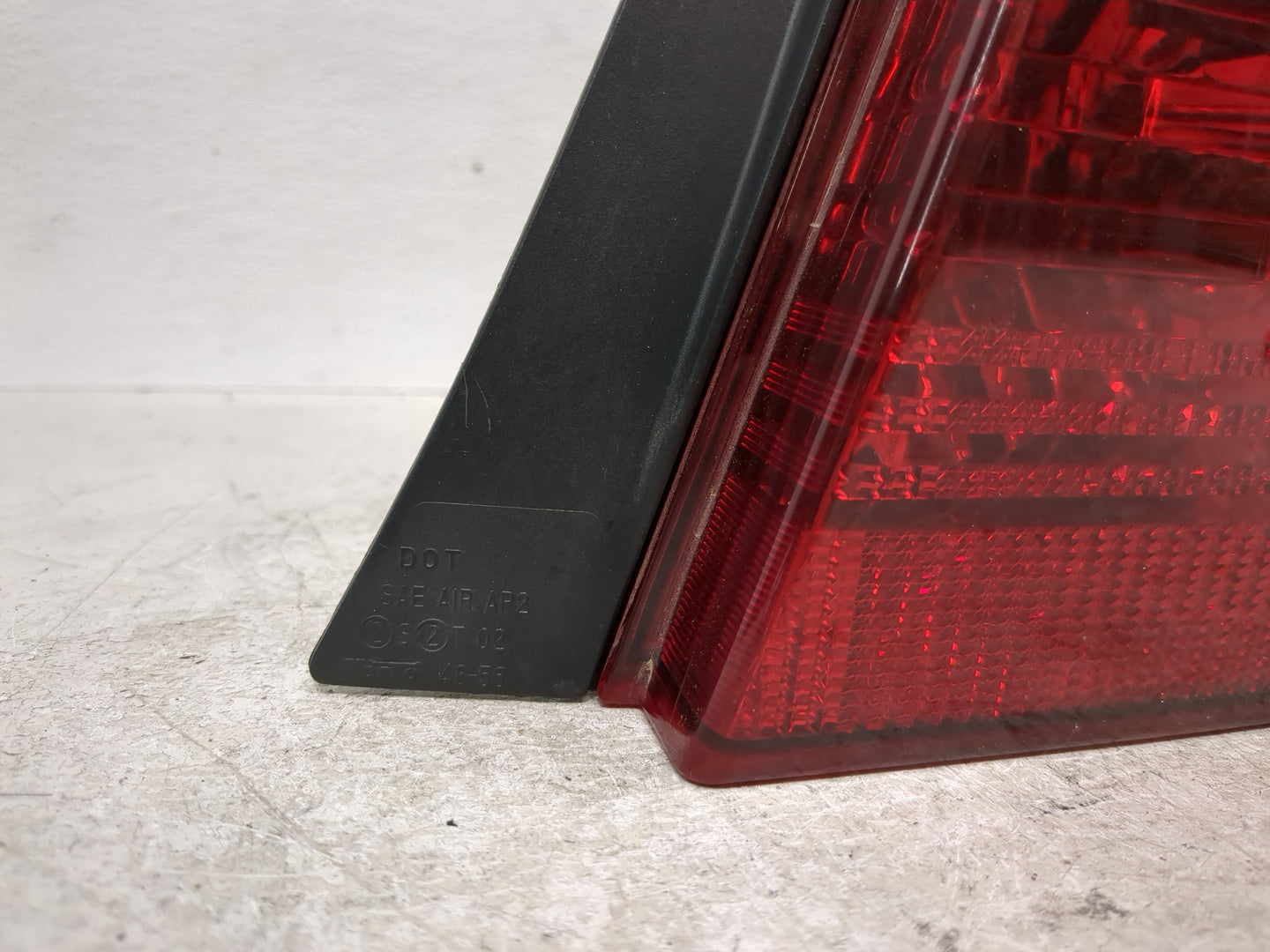 2004-2007 Toyota Highlander Tail Light Assembly Passenger Right OEM Fits Fits 2004 2005 2006 2007 OEM Used Auto Parts - Oemu