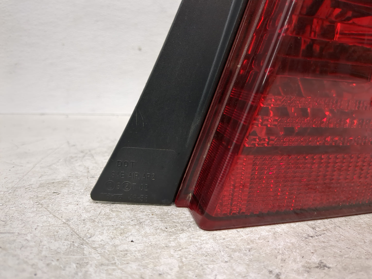 2004-2007 Toyota Highlander Tail Light Assembly Passenger Right OEM Fits Fits 2004 2005 2006 2007 OEM Used Auto Parts - Oemu