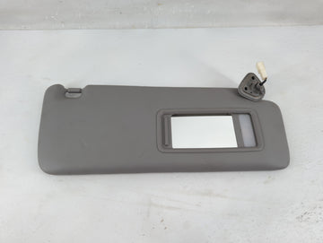 2004-2007 Toyota Highlander Sun Visor Shade Replacement Passenger Right Mirror Fits Fits 2004 2005 2006 2007 OEM Used Auto P