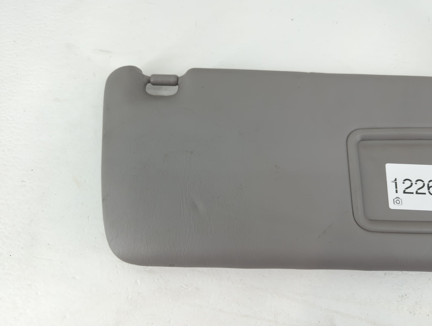 2004-2007 Toyota Highlander Sun Visor Shade Replacement Passenger Right Mirror Fits Fits 2004 2005 2006 2007 OEM Used Auto P