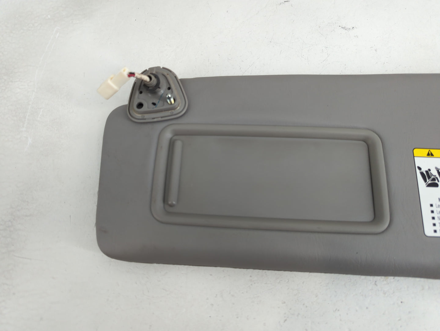 2004-2007 Toyota Highlander Sun Visor Shade Replacement Driver Left Mirror Fits Fits 2004 2005 2006 2007 OEM Used Auto Parts