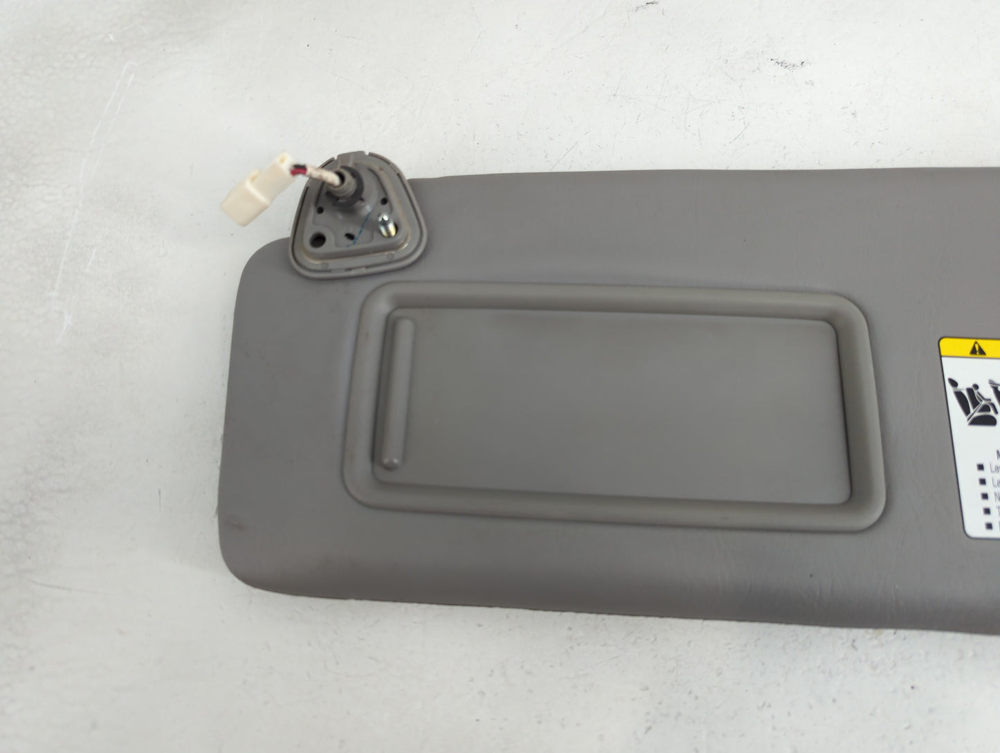 2004-2007 Toyota Highlander Sun Visor Shade Replacement Driver Left Mirror Fits Fits 2004 2005 2006 2007 OEM Used Auto Parts