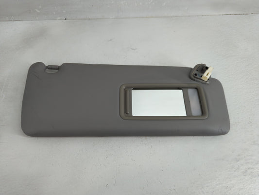 2004-2007 Toyota Highlander Sun Visor Shade Replacement Passenger Right Mirror Fits Fits 2004 2005 2006 2007 OEM Used Auto P