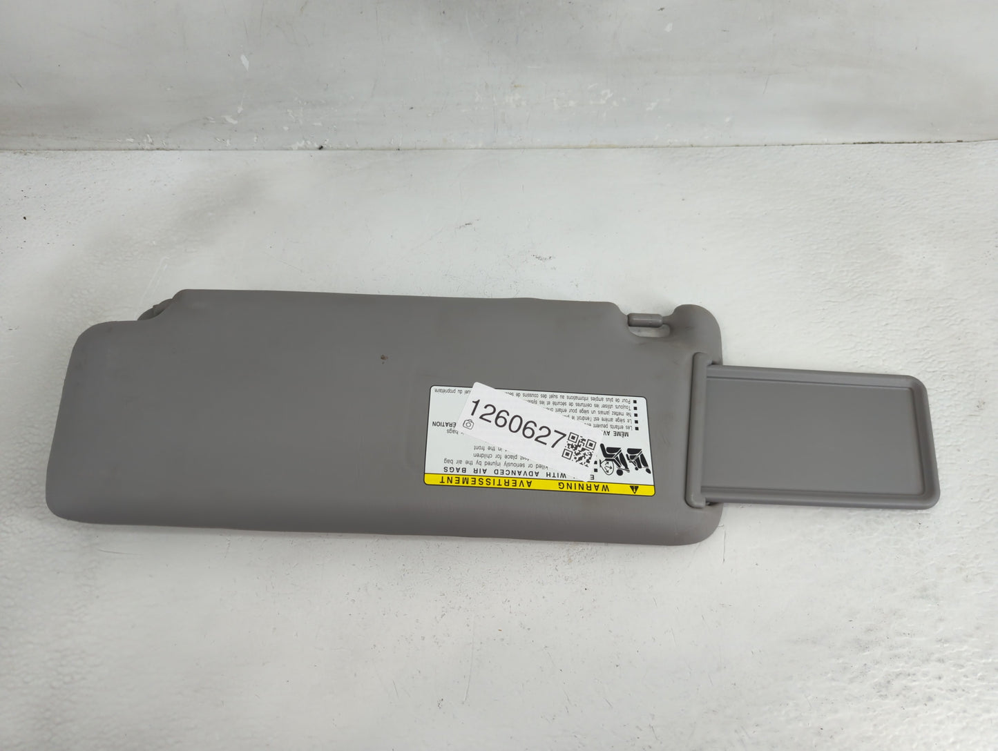 2004-2007 Toyota Highlander Sun Visor Shade Replacement Passenger Right Mirror Fits Fits 2004 2005 2006 2007 OEM Used Auto P