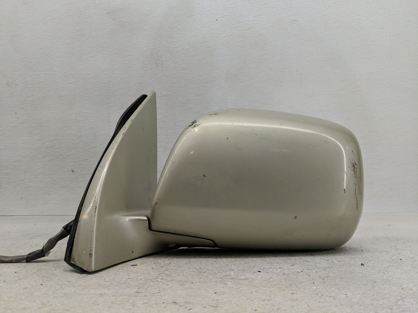 2001-2007 Toyota Highlander Side Mirror Replacement Driver Left View Door Mirror P/N:E4012142 Fits OEM Used Auto Parts - Oem