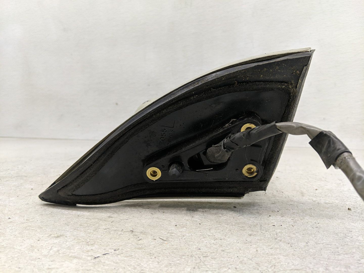 2001-2007 Toyota Highlander Side Mirror Replacement Driver Left View Door Mirror P/N:E4012142 Fits OEM Used Auto Parts - Oem