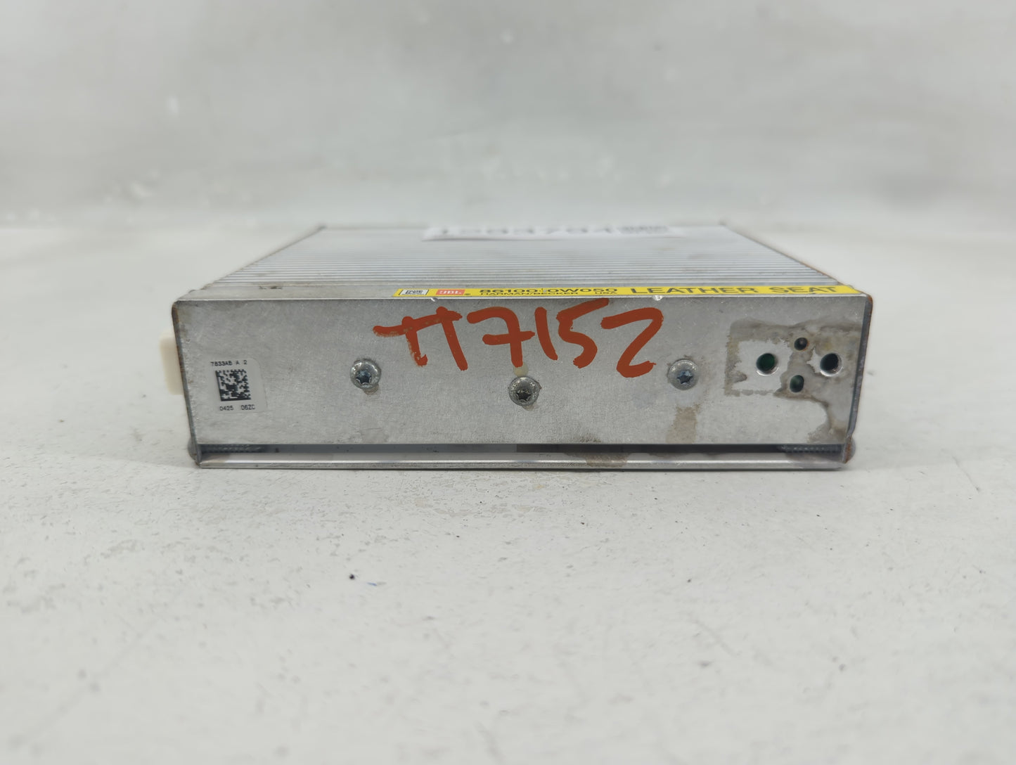 2006-2007 Toyota Highlander Radio AM FM Cd Player Receiver Replacement P/N:86100-0W050 Fits Fits 2006 2007 OEM Used Auto Par