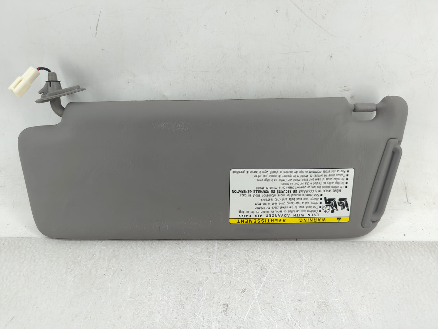 2004-2007 Toyota Highlander Sun Visor Shade Replacement Passenger Right Mirror Fits Fits 2004 2005 2006 2007 OEM Used Auto P
