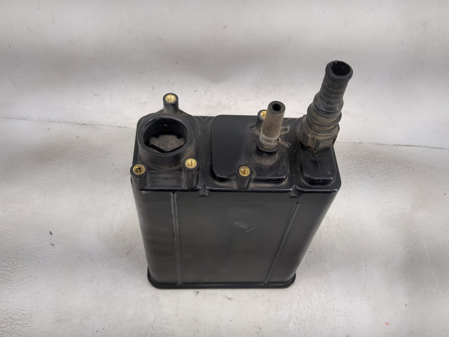 2006 Toyota Highlander Fuel Vapor Charcoal Canister - Oemusedautoparts1.com