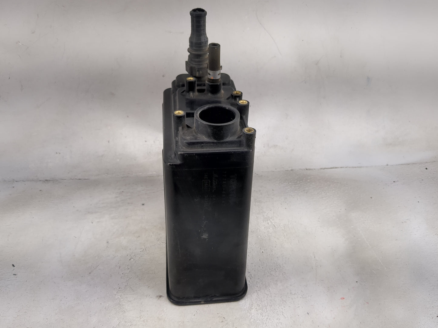 2006 Toyota Highlander Fuel Vapor Charcoal Canister - Oemusedautoparts1.com