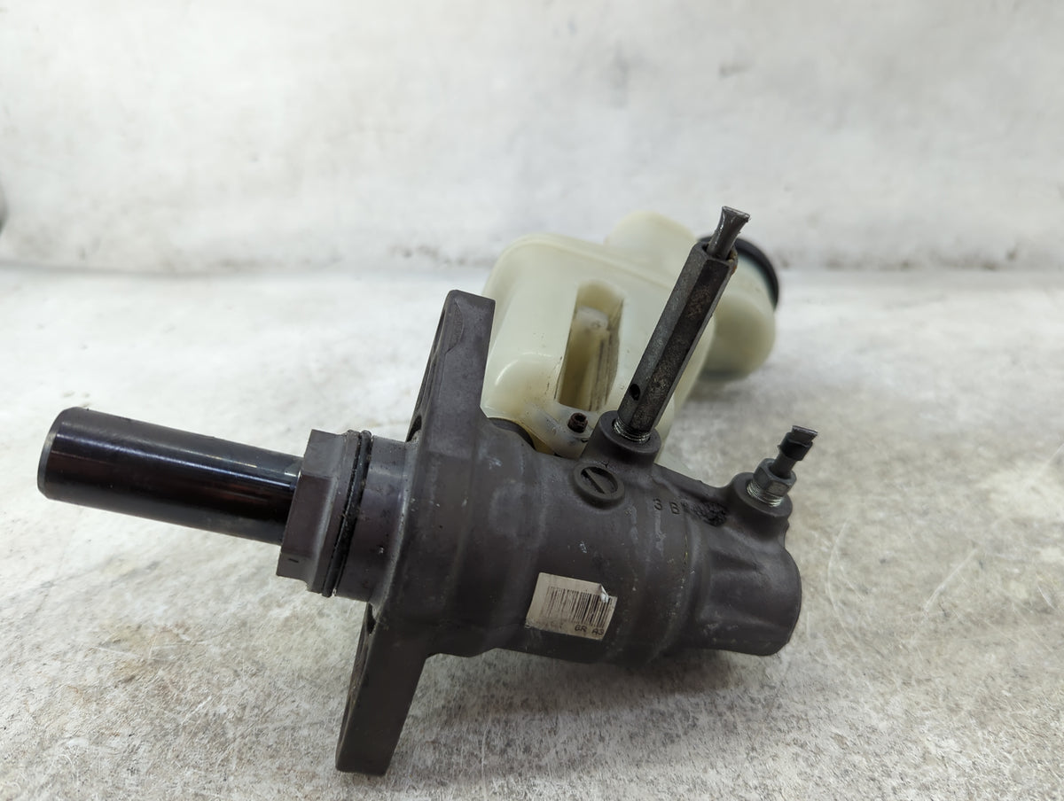 2004-2007 Toyota Highlander Brake Master Cylinder 1511898 - Oemusedautoparts1.com