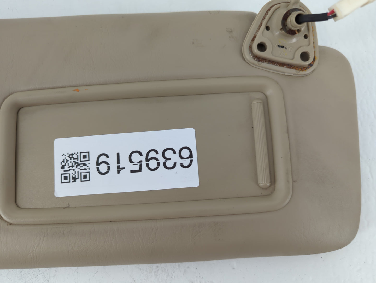 2004-2007 Toyota Highlander Sun Visor Shade Replacement Passenger Right Mirror Fits Fits 2004 2005 2006 2007 OEM Used Auto P