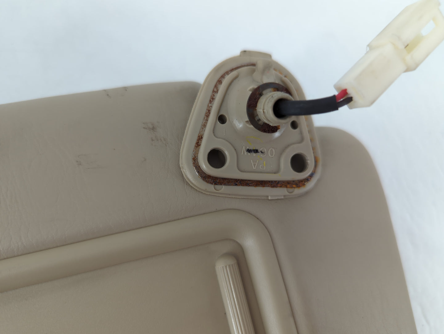 2004-2007 Toyota Highlander Sun Visor Shade Replacement Passenger Right Mirror Fits Fits 2004 2005 2006 2007 OEM Used Auto P