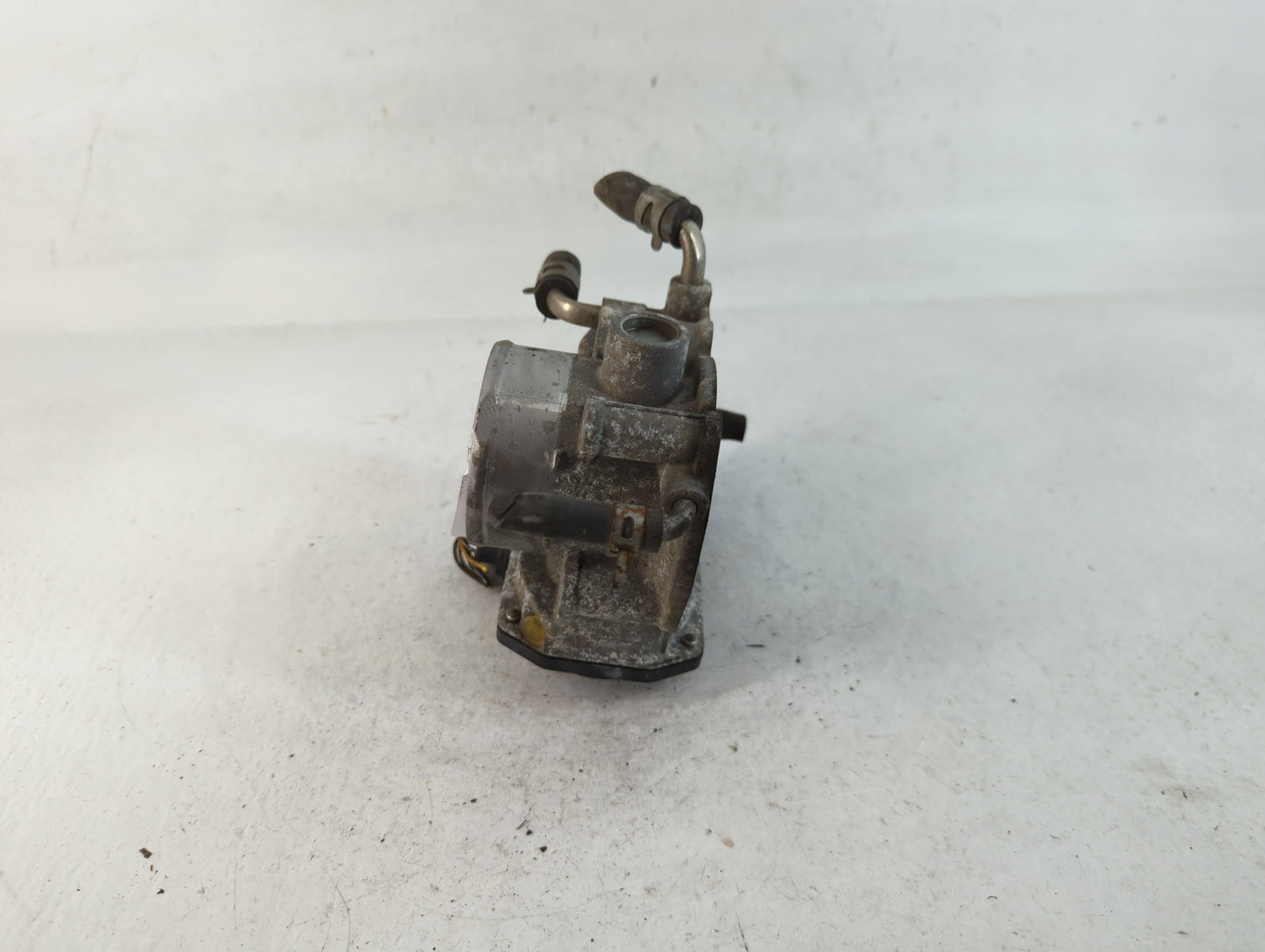 2004-2007 Toyota Highlander Throttle Body P/N:22030-28060 Fits Fits 2004 2005 2006 2007 OEM Used Auto Parts - Oemusedautopar