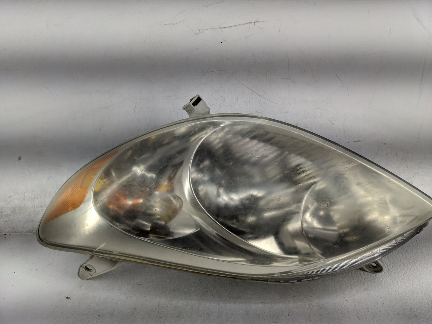 2003-2008 Toyota Matrix Driver Left Oem Head Light Headlight Lamp - Oemusedautoparts1.com