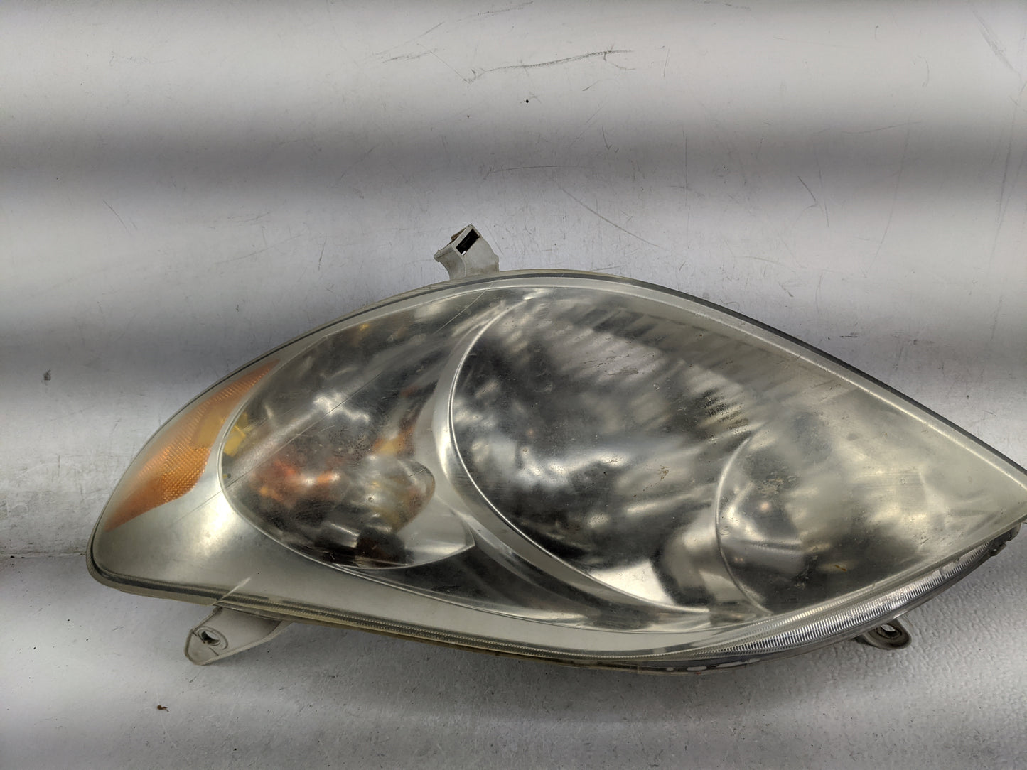 2003-2008 Toyota Matrix Driver Left Oem Head Light Headlight Lamp - Oemusedautoparts1.com