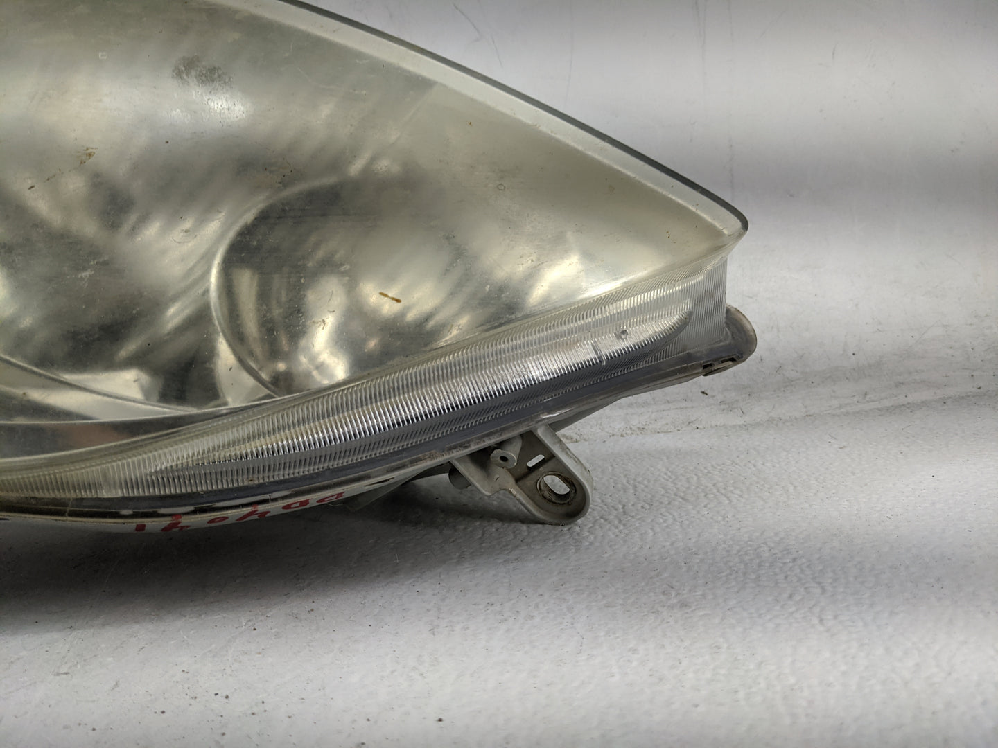 2003-2008 Toyota Matrix Driver Left Oem Head Light Headlight Lamp - Oemusedautoparts1.com