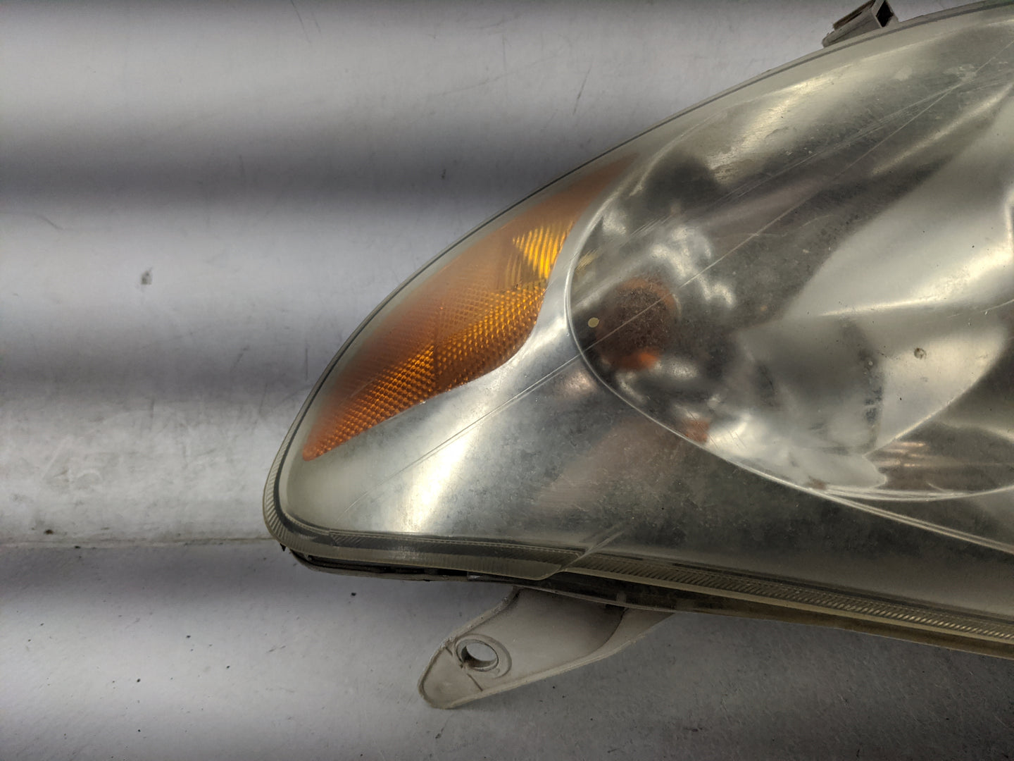 2003-2008 Toyota Matrix Driver Left Oem Head Light Headlight Lamp - Oemusedautoparts1.com