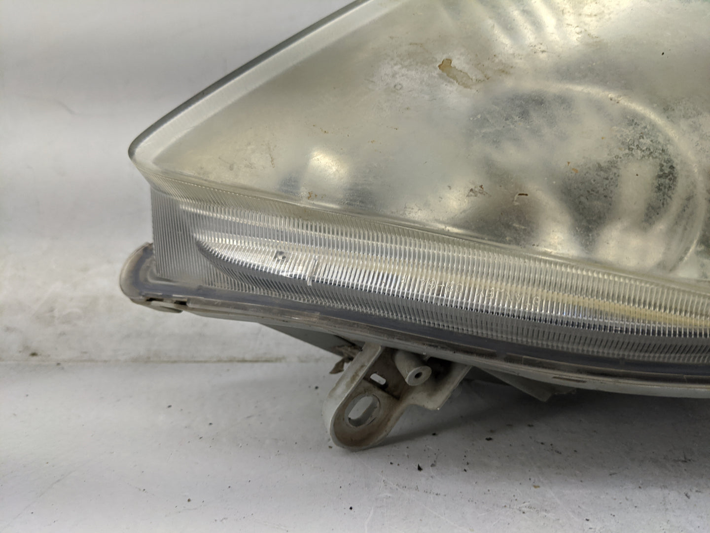 2003-2008 Toyota Matrix Passenger Right Oem Head Light Headlight Lamp - Oemusedautoparts1.com