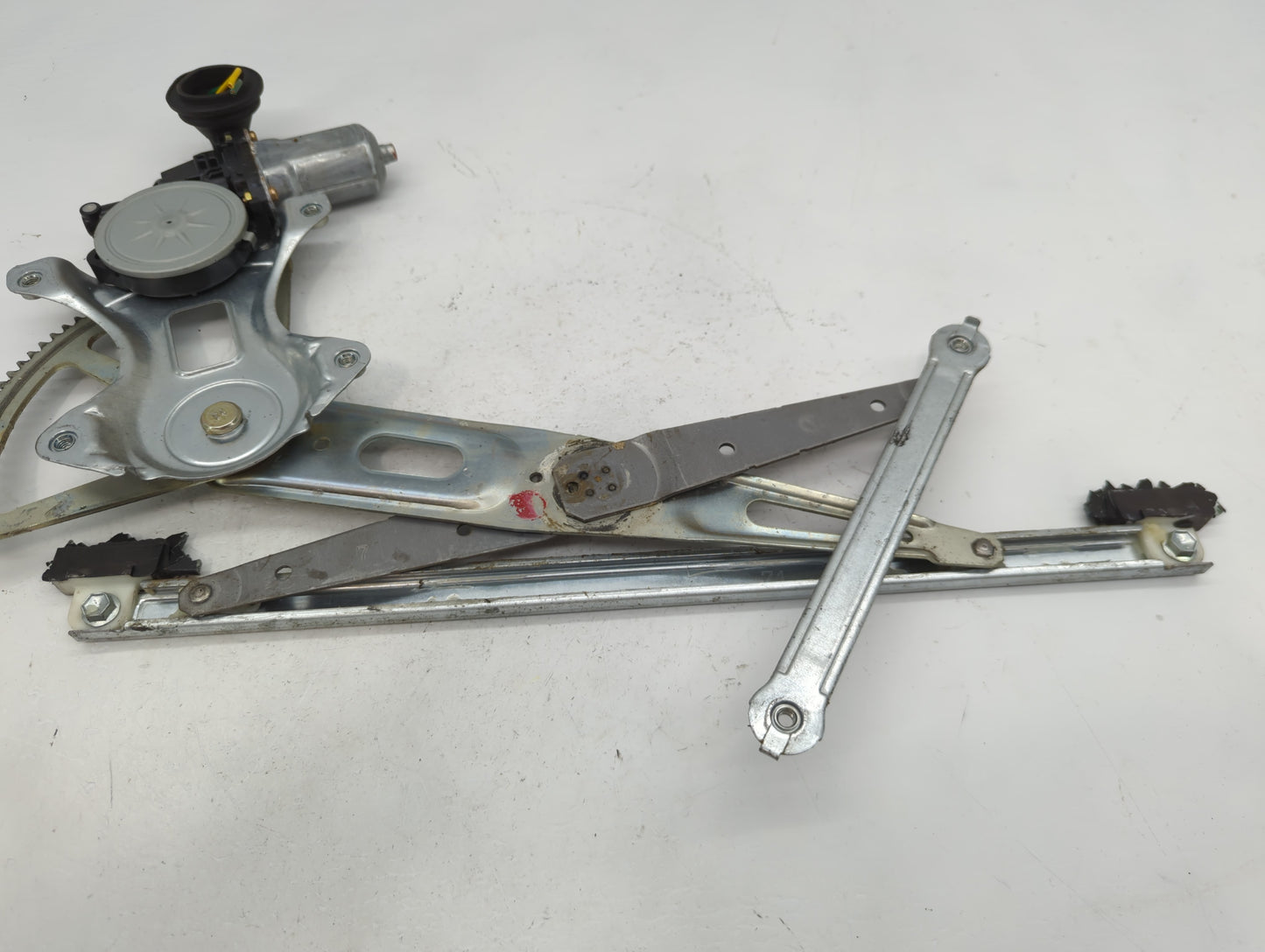 2004-2015 Toyota Prius Used Window Regulator Passenger Front - Oemusedautoparts1.com