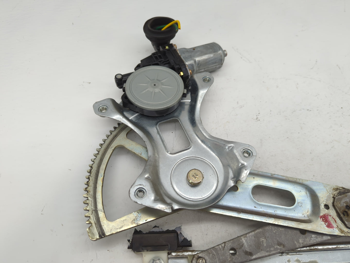 2004-2015 Toyota Prius Window Regulator Passenger Front - Oemusedautoparts1.com