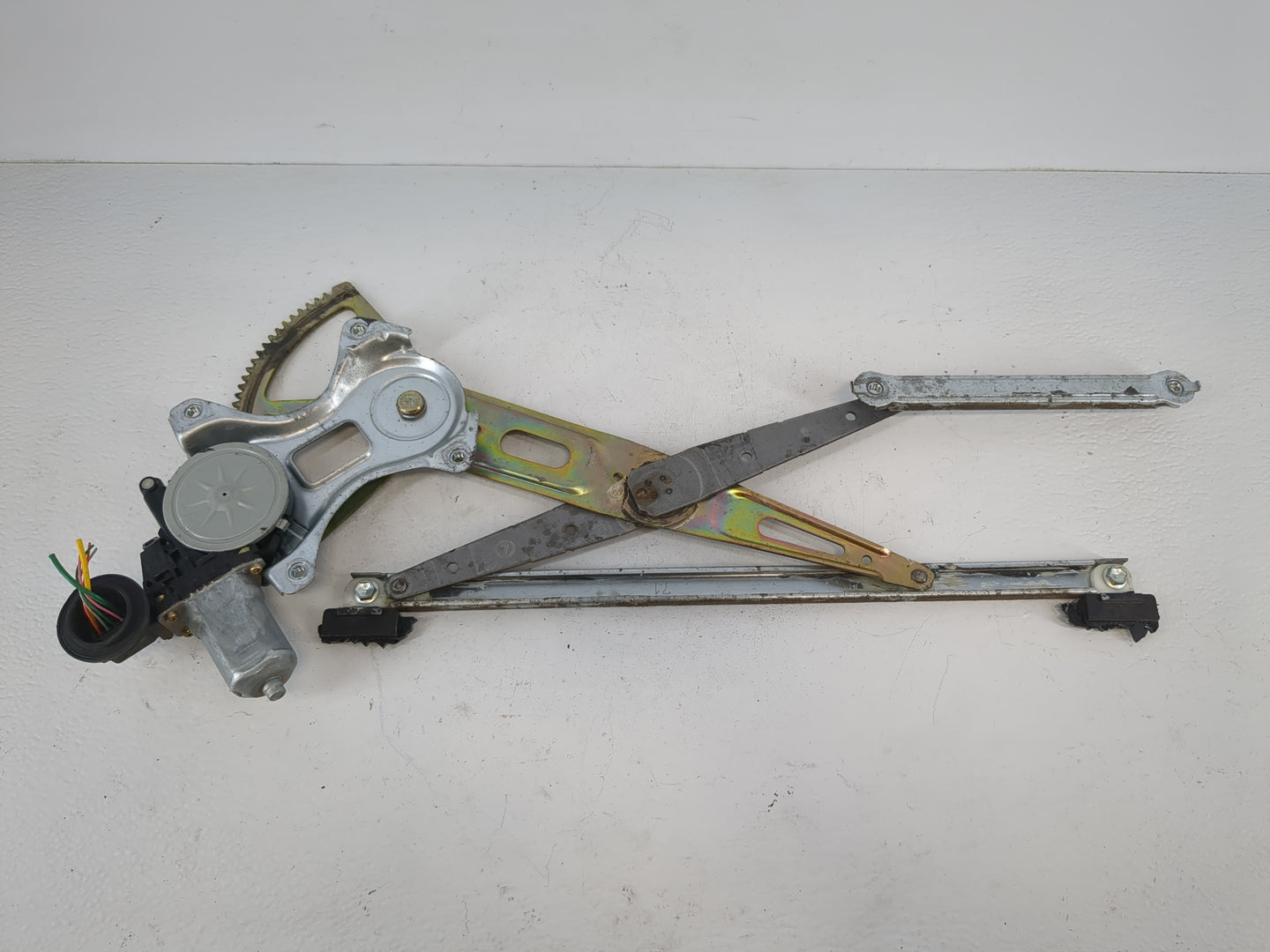 2004-2015 Toyota Prius Driver Left Front Window Regulator 1037371 - Oemusedautoparts1.com