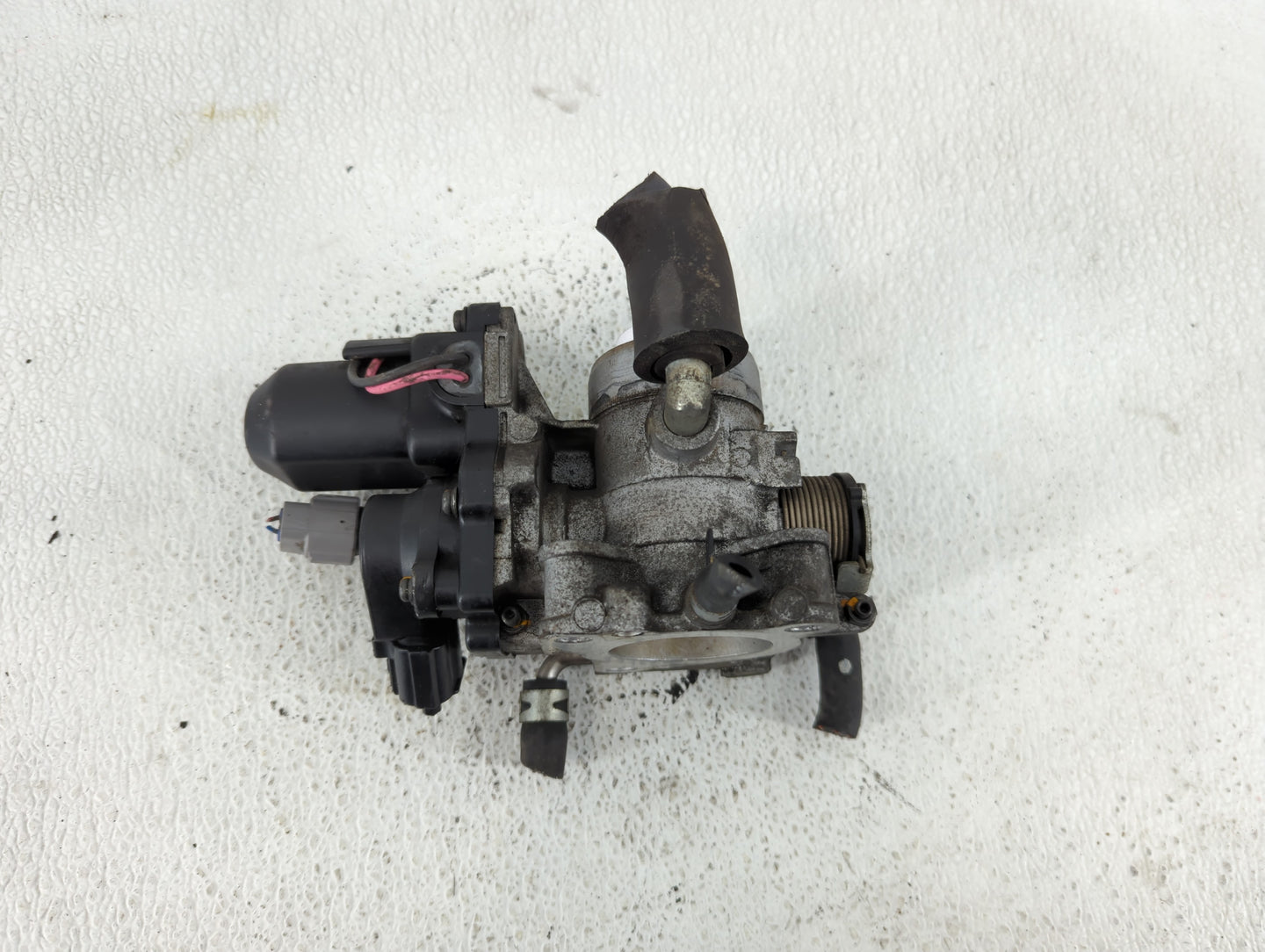 2001-2009 Toyota Prius Throttle Body Fits Fits 2001 2002 2003 2004 2005 2006 2007 2008 2009 OEM Used Auto Parts - Oemusedaut