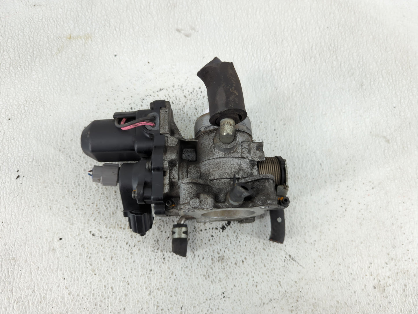 2001-2009 Toyota Prius Throttle Body Fits Fits 2001 2002 2003 2004 2005 2006 2007 2008 2009 OEM Used Auto Parts - Oemusedaut