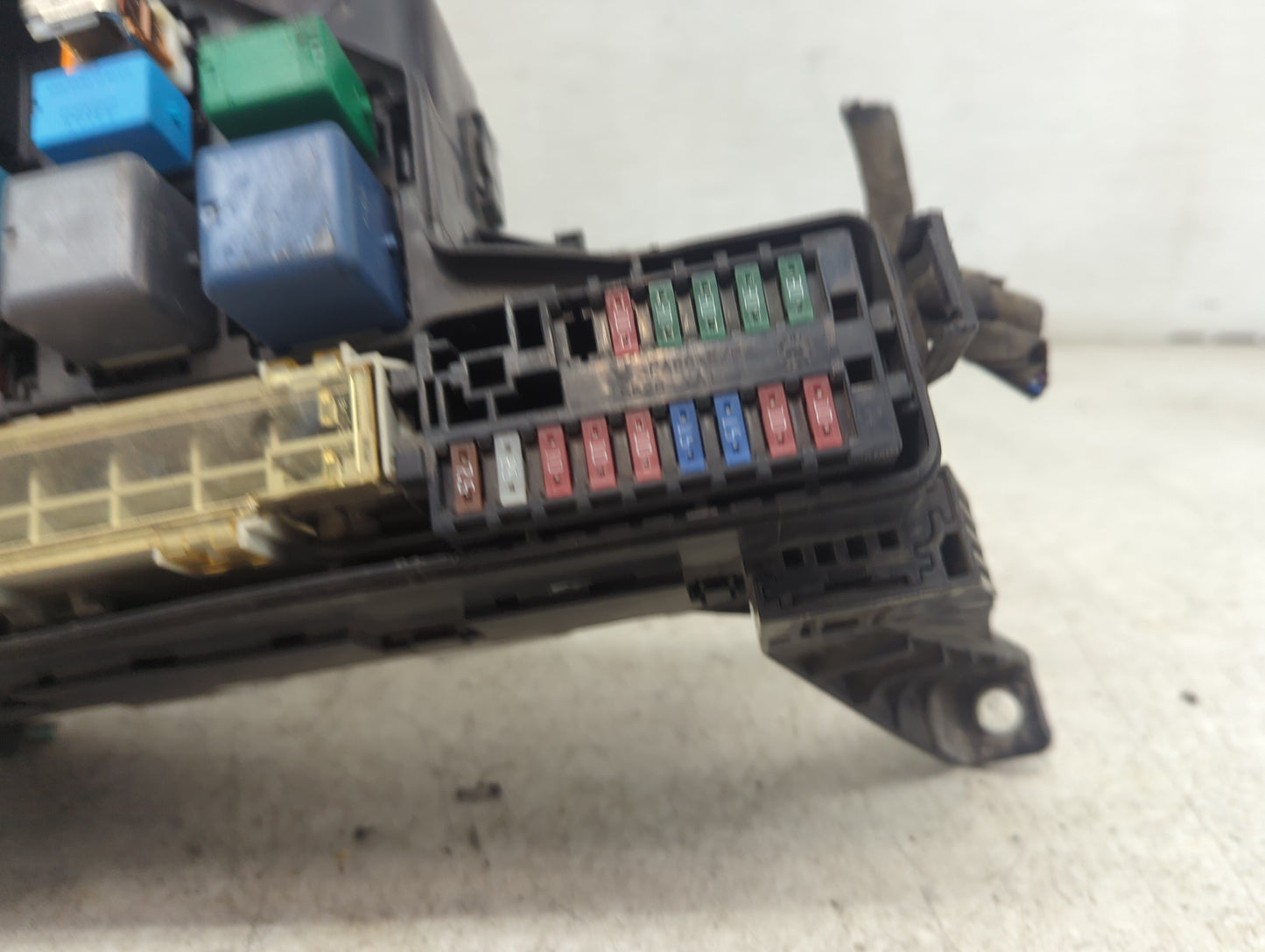 2006 Toyota Prius Fusebox Fuse Box Panel Relay Module Fits OEM Used Auto Parts - Oemusedautoparts1.com