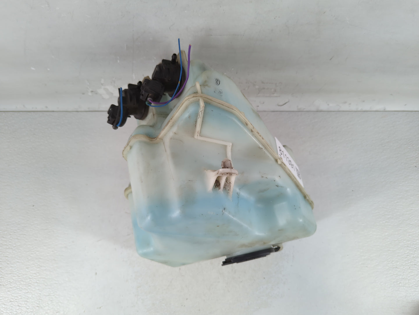 2004-2009 Toyota Prius Windshield Washer Fluid Reservoir Bottle 811391 - Oemusedautoparts1.com