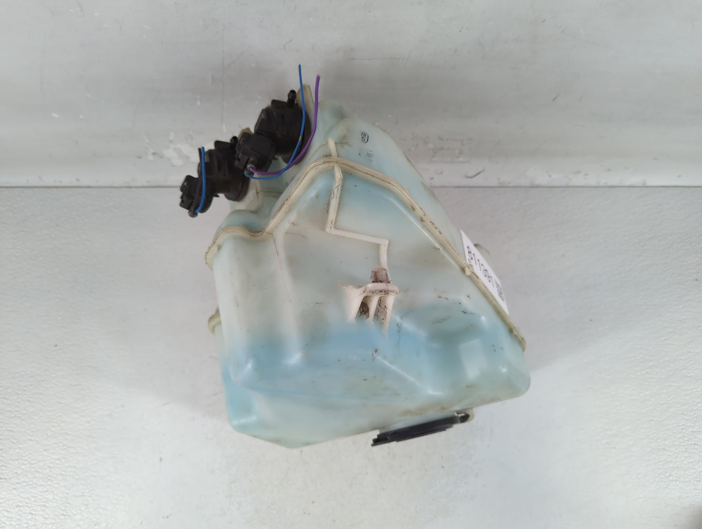 2004-2009 Toyota Prius Windshield Washer Fluid Reservoir Bottle 811391 - Oemusedautoparts1.com