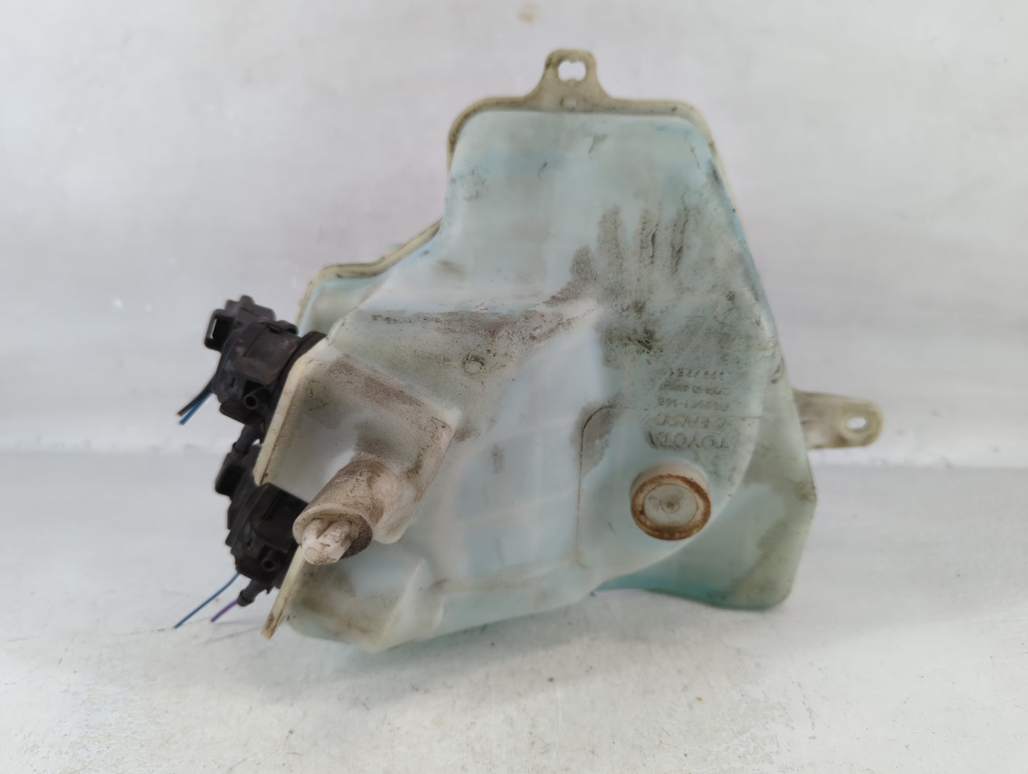 2004-2009 Toyota Prius Windshield Washer Fluid Reservoir Bottle 811391 - Oemusedautoparts1.com