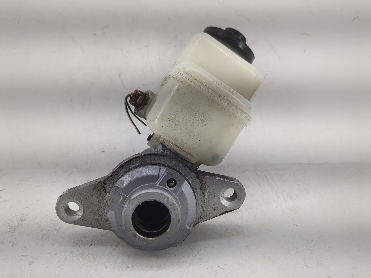 2006-2018 Toyota Rav4 Brake Master Cylinder - Oemusedautoparts1.com