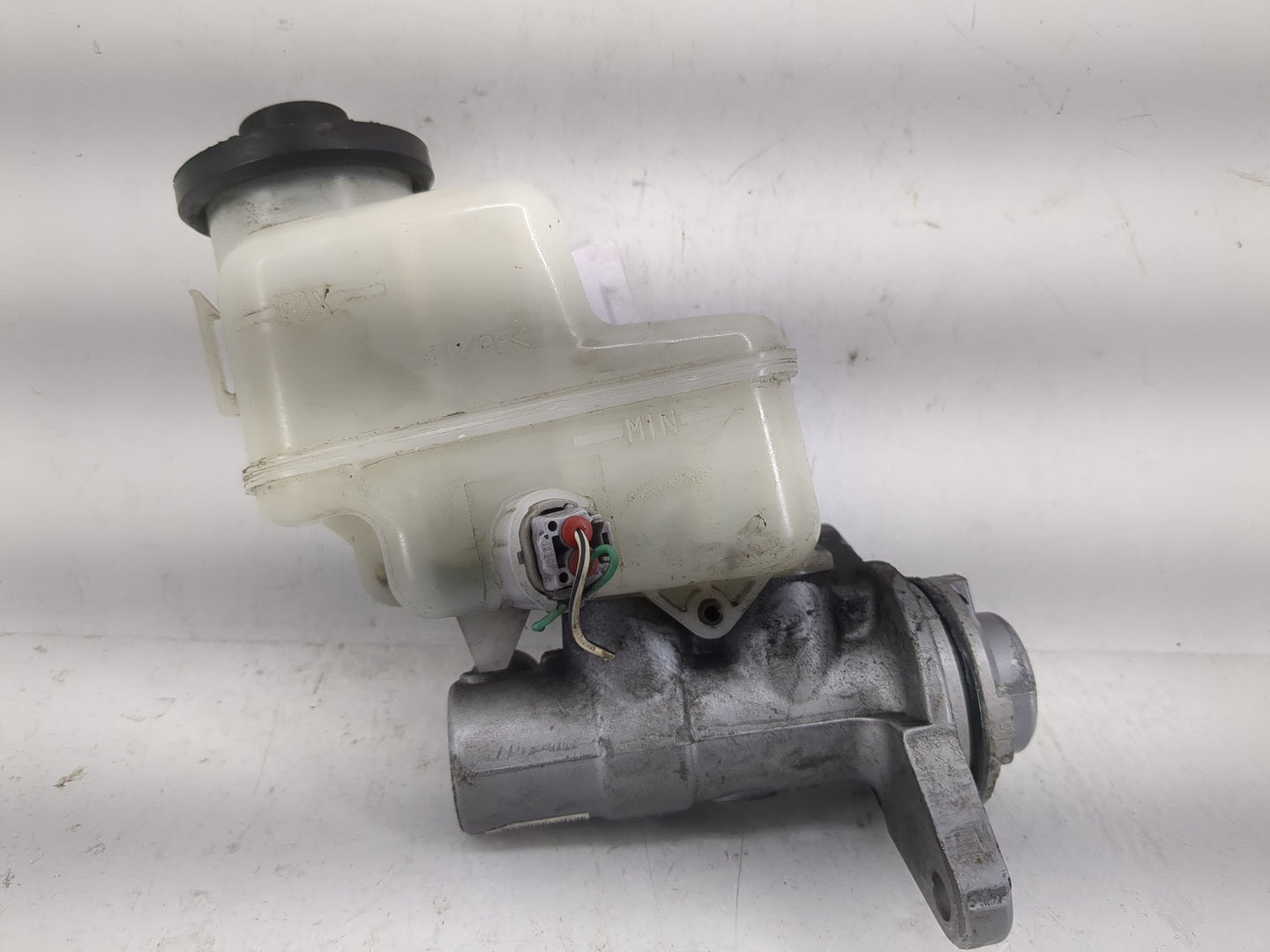 2006-2018 Toyota Rav4 Brake Master Cylinder - Oemusedautoparts1.com