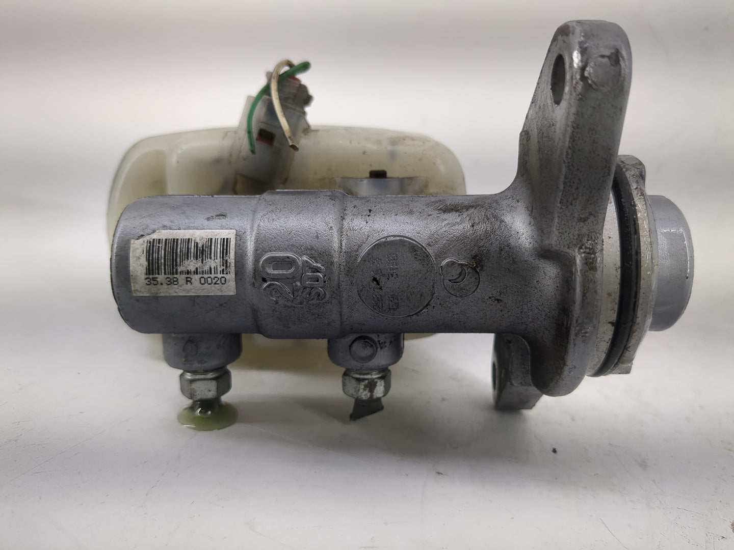 2006-2018 Toyota Rav4 Brake Master Cylinder - Oemusedautoparts1.com