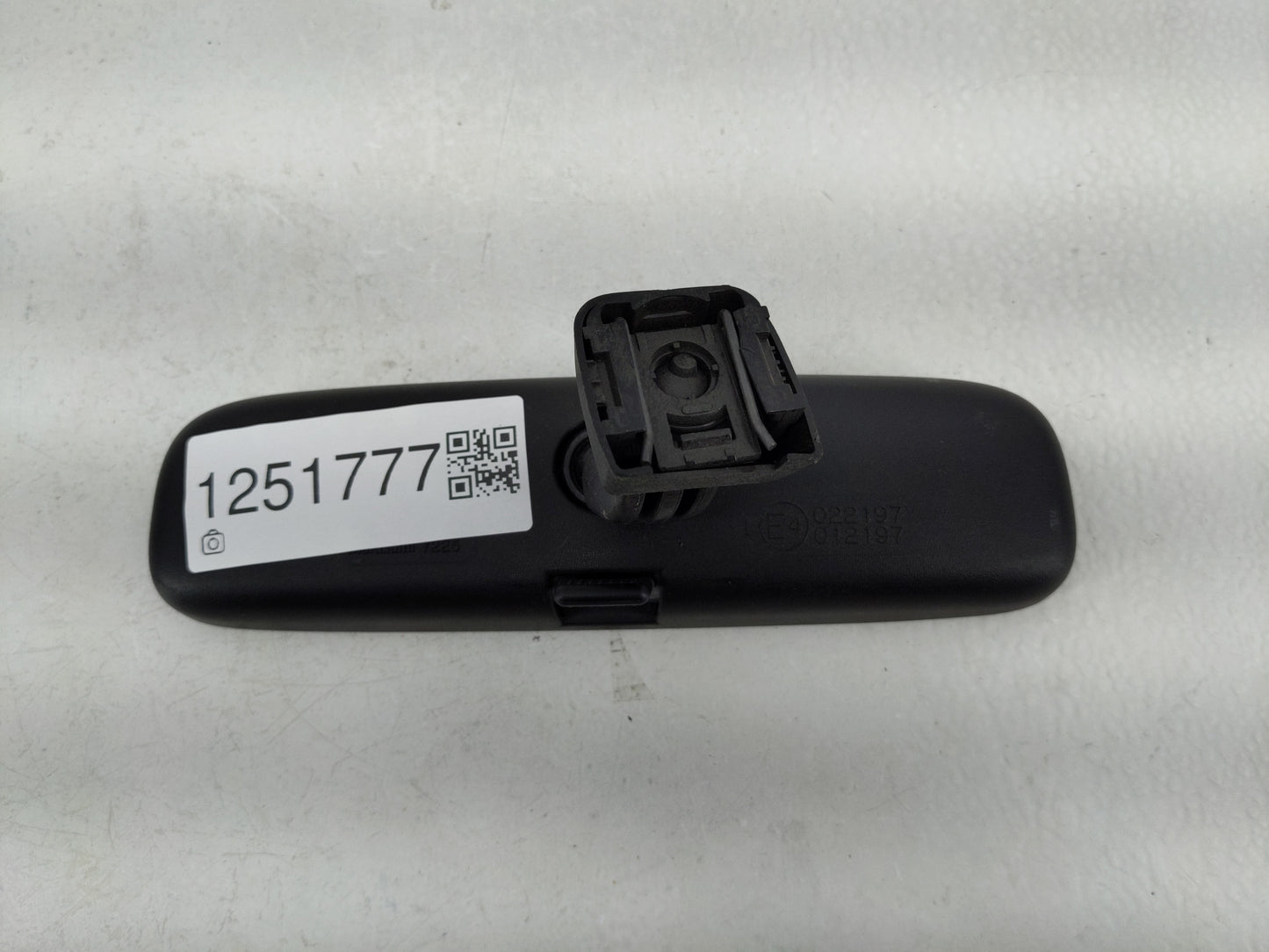 2004-2015 Toyota Rav4 Interior Rear View Mirror Replacement OEM P/N:E4012197 E4022197 Fits OEM Used Auto Parts - Oemusedauto