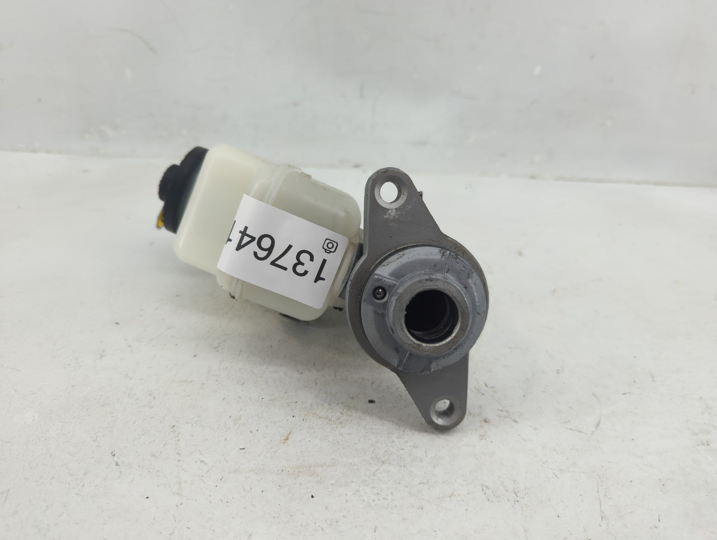 2006-2018 Toyota Rav4 Brake Master Cylinder 1376418 - Oemusedautoparts1.com