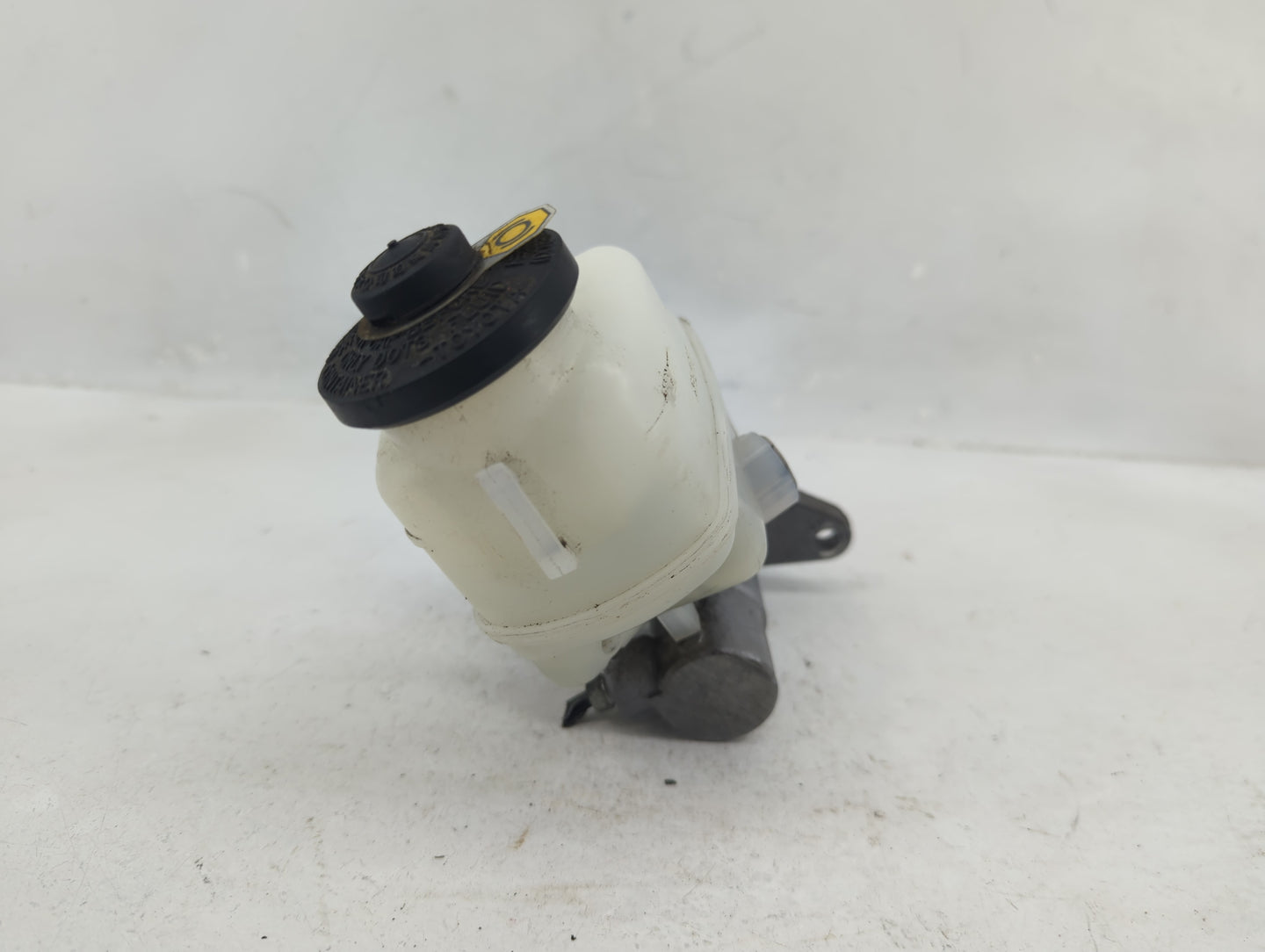 2006-2018 Toyota Rav4 Brake Master Cylinder 1376418 - Oemusedautoparts1.com