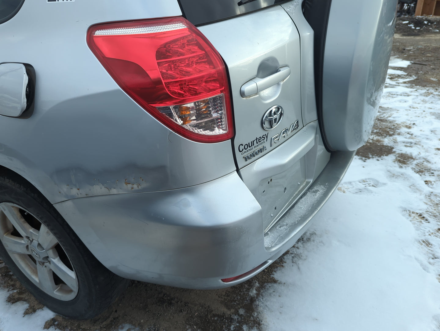 2006-2008 Toyota Rav4 Rear Bumper Assembly Oem - Oemusedautoparts1.com