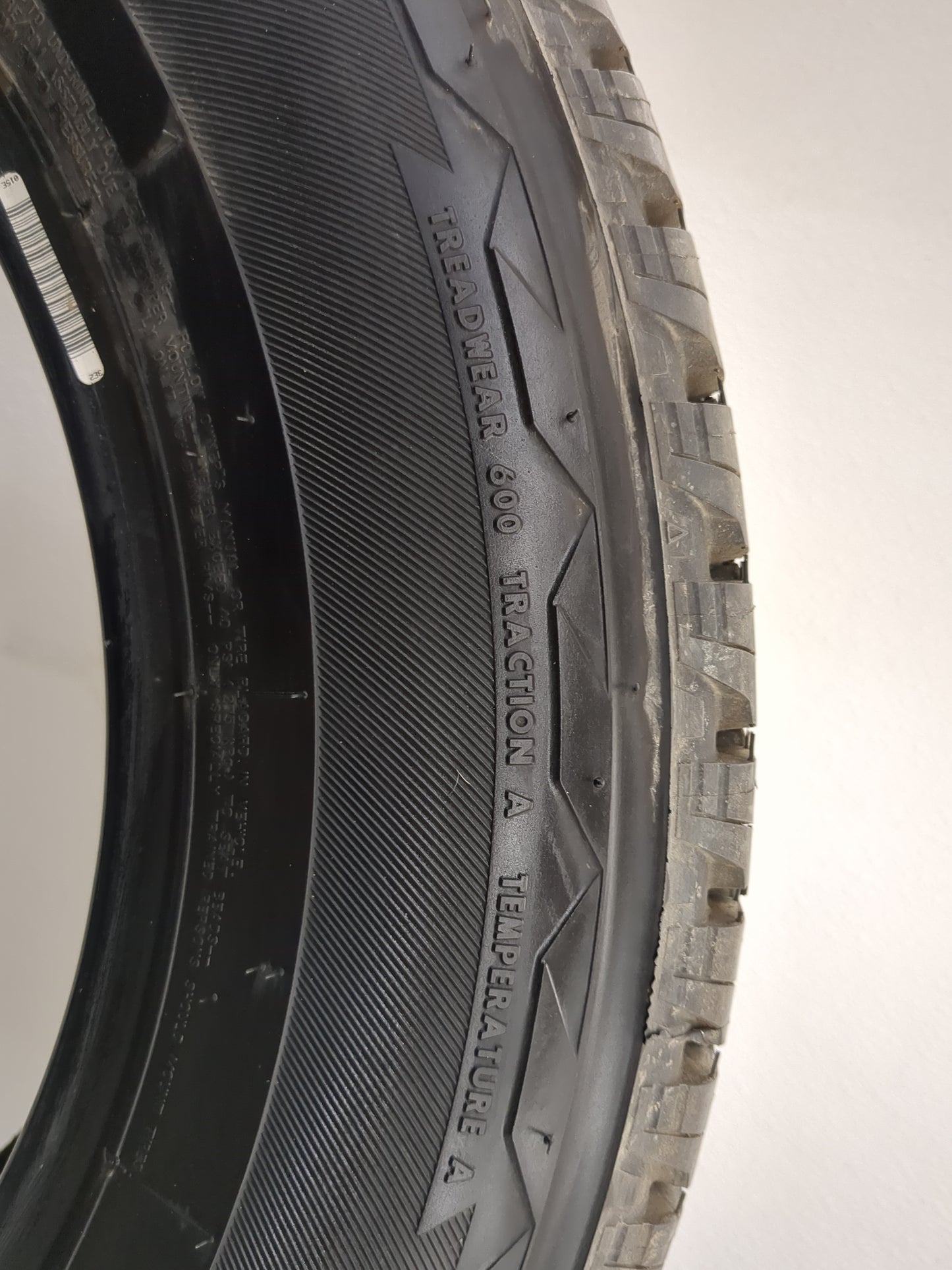 Used Tire 225/65R17 BRIDGESTONE DUELER H/L ALENZA 102H - Tread Depth 11.5/32 - Oemusedautoparts1.com