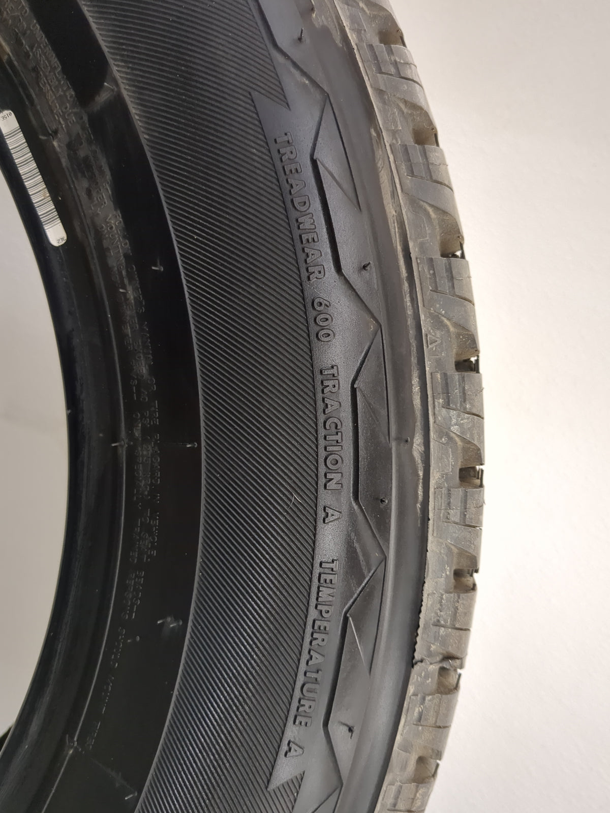 Used Tire 225/65R17 BRIDGESTONE DUELER H/L ALENZA 102H - Tread Depth 11.5/32 - Oemusedautoparts1.com
