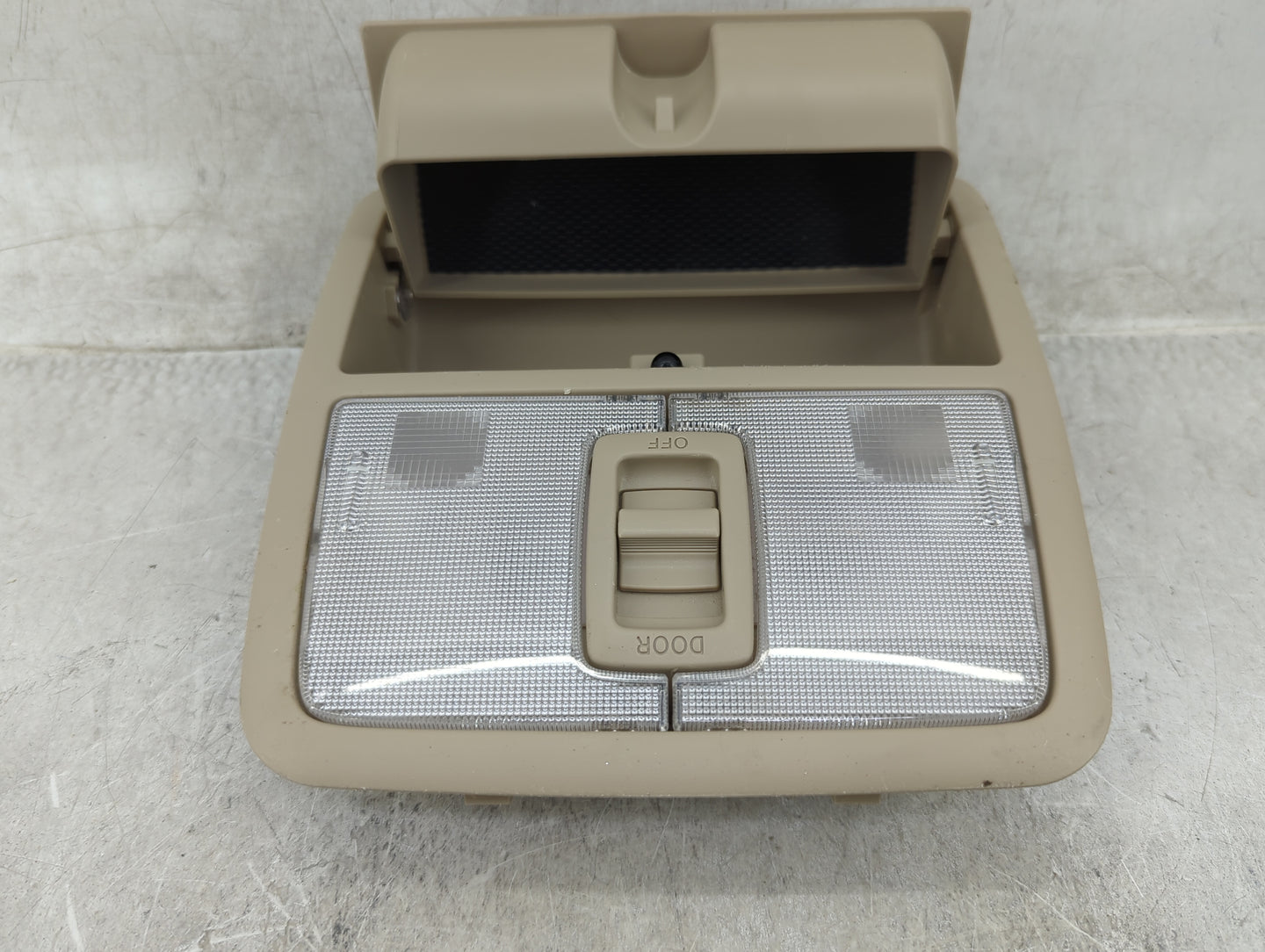 2006 Toyota Rav4 Overhead Roof Console - Oemusedautoparts1.com