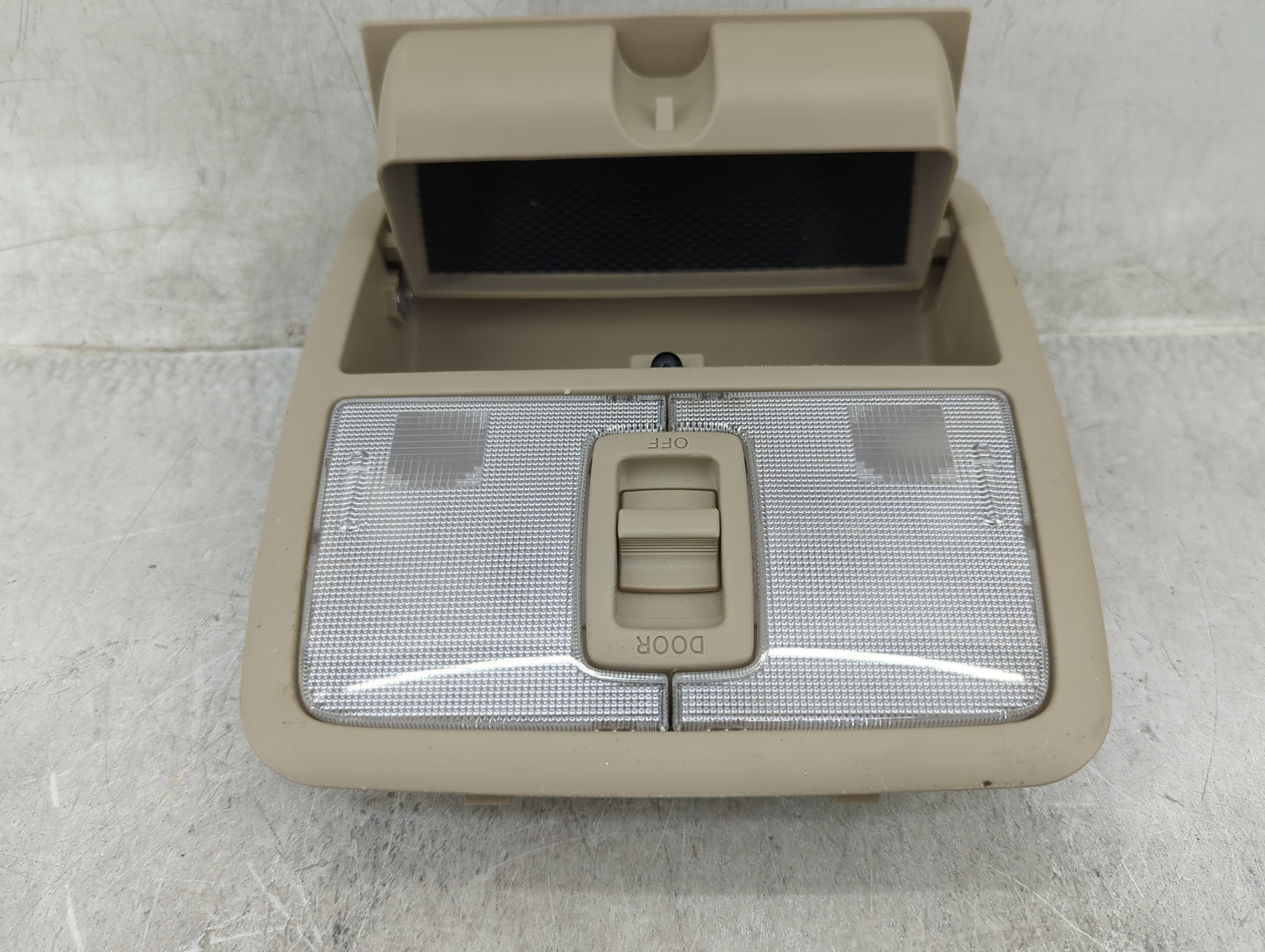 2006 Toyota Rav4 Overhead Roof Console - Oemusedautoparts1.com